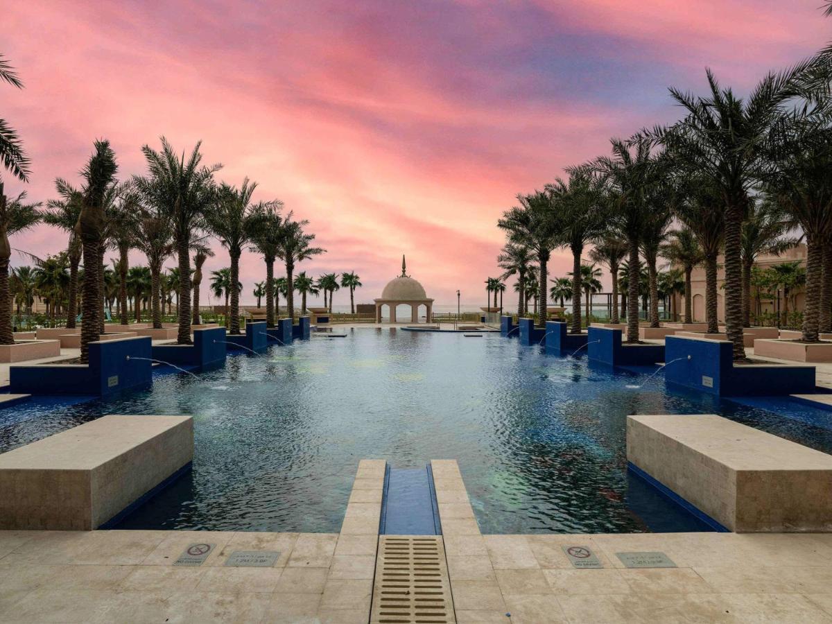 Rixos Marina Abu Dhabi Hotel Exterior photo